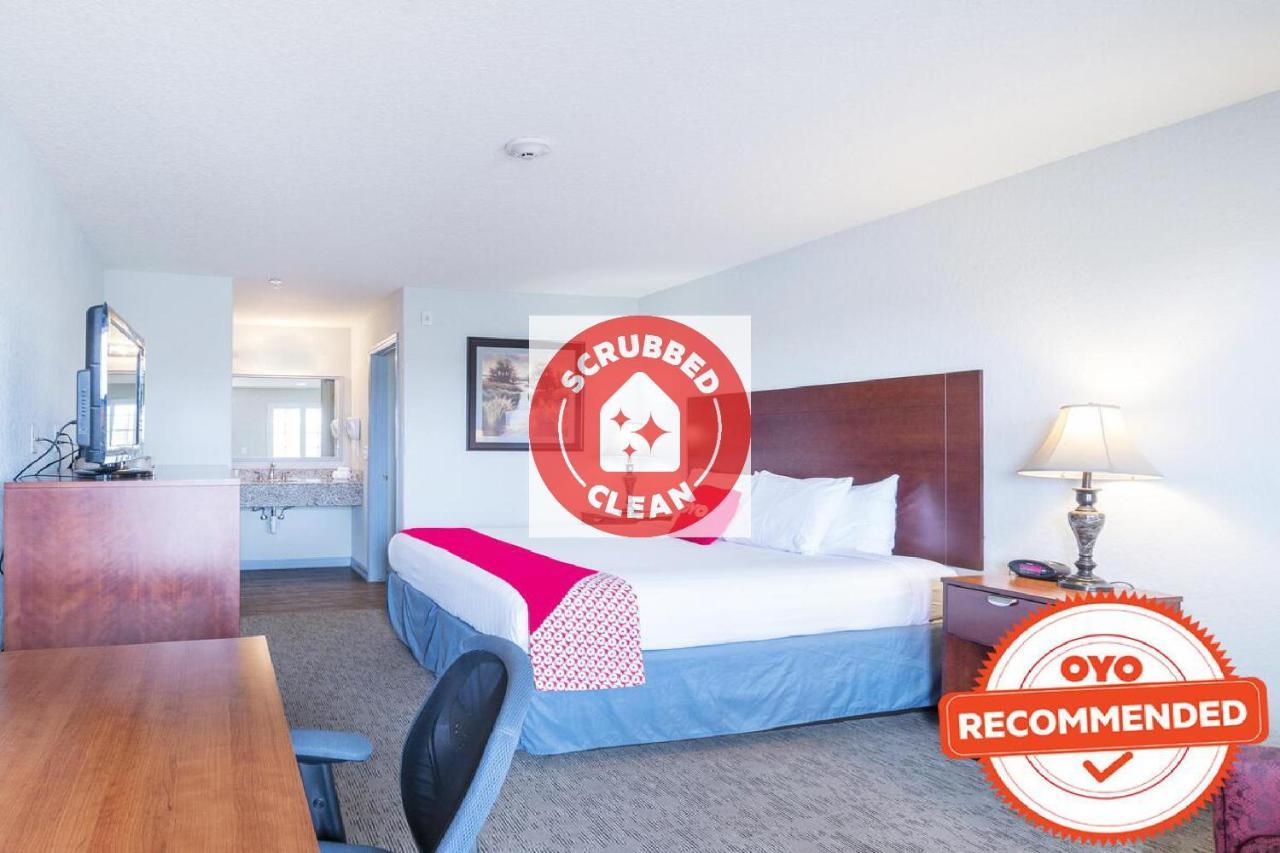 Oyo Hotel Pearsall I-35 West Eksteriør billede