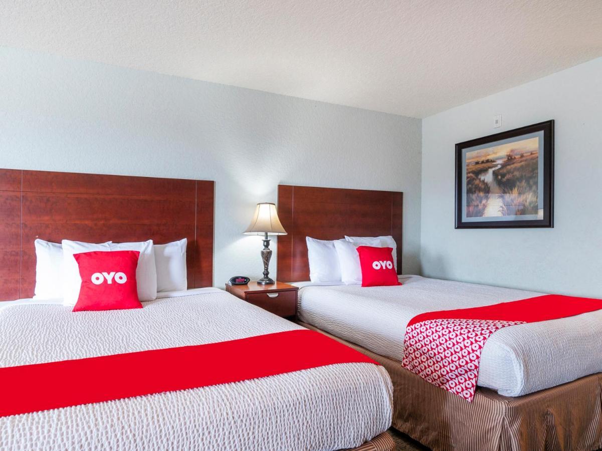 Oyo Hotel Pearsall I-35 West Eksteriør billede