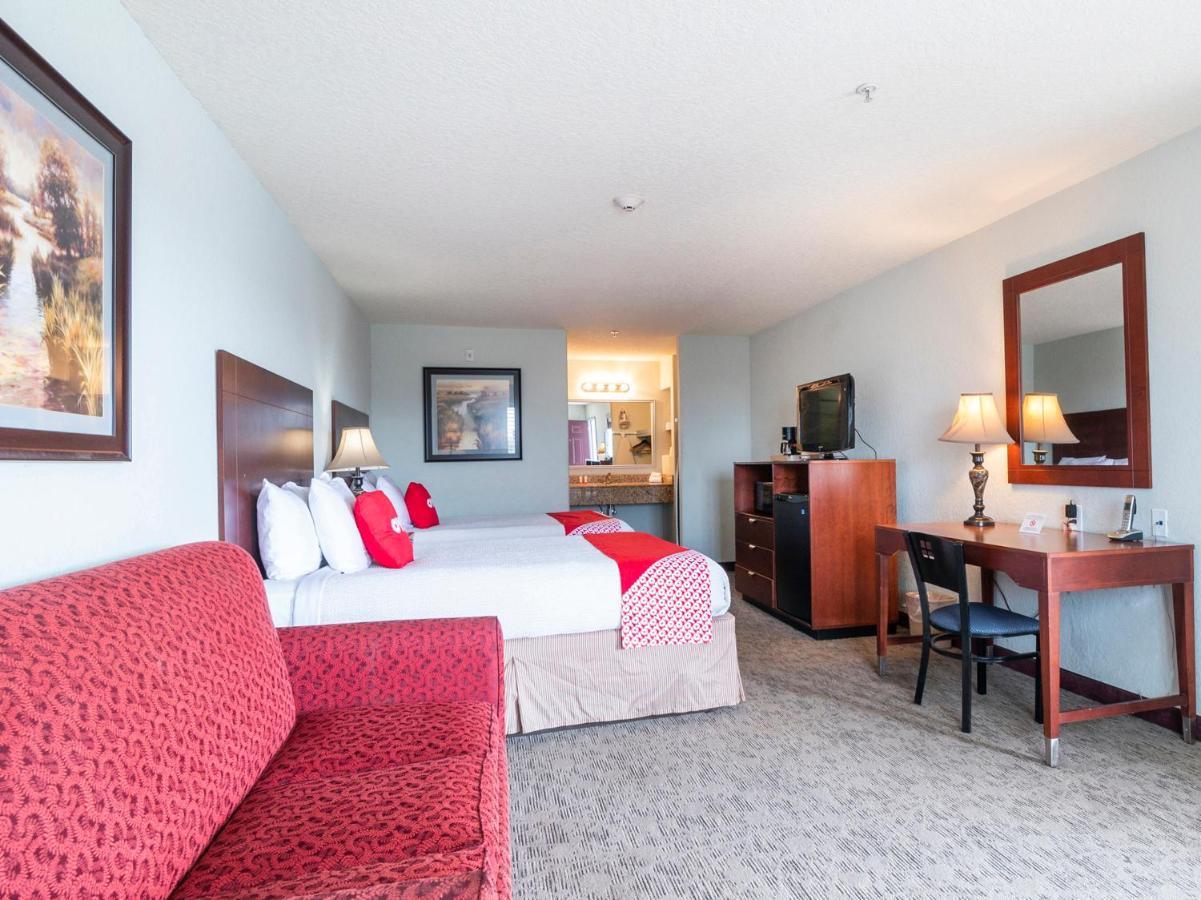Oyo Hotel Pearsall I-35 West Eksteriør billede