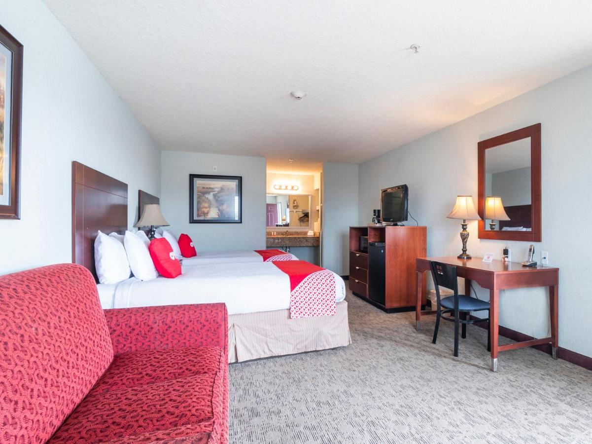 Oyo Hotel Pearsall I-35 West Eksteriør billede